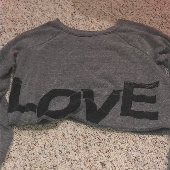 Wet Seal Tops - Gray crop top sweater Wet Seal Tops - Gray crop top sweater